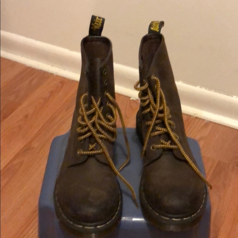 Brown DR. Marten’s Air Ware boots